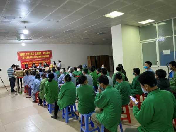CÂU LẠC BỘ THIỆN NGUYỆN TIÊN DU  PHÁT 200 SUẤT ĂN NHẸ TẶNG 1179king com TRUNG TÂM  UNG BƯỚU THUỘC 79 king 12 ĐA KHOA TỈNH m.79king 32 