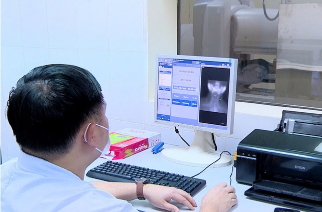 79 king 12 ĐA KHOA m.79king 32 SỐ 2 TRIỂN KHAI KỸ THUẬT MỚI ĐIỀU TRỊ UNG THƯ TUYẾN GIÁP