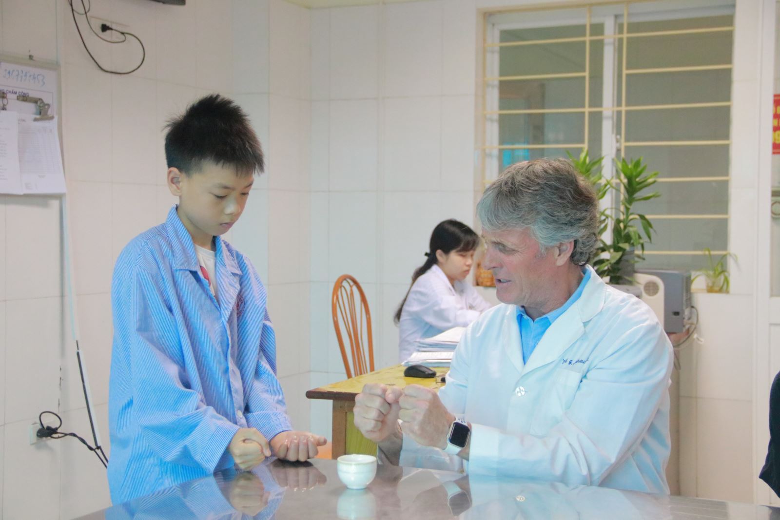 Bác sĩ Hiệp hội khám miễn phí cho bệnh nhân