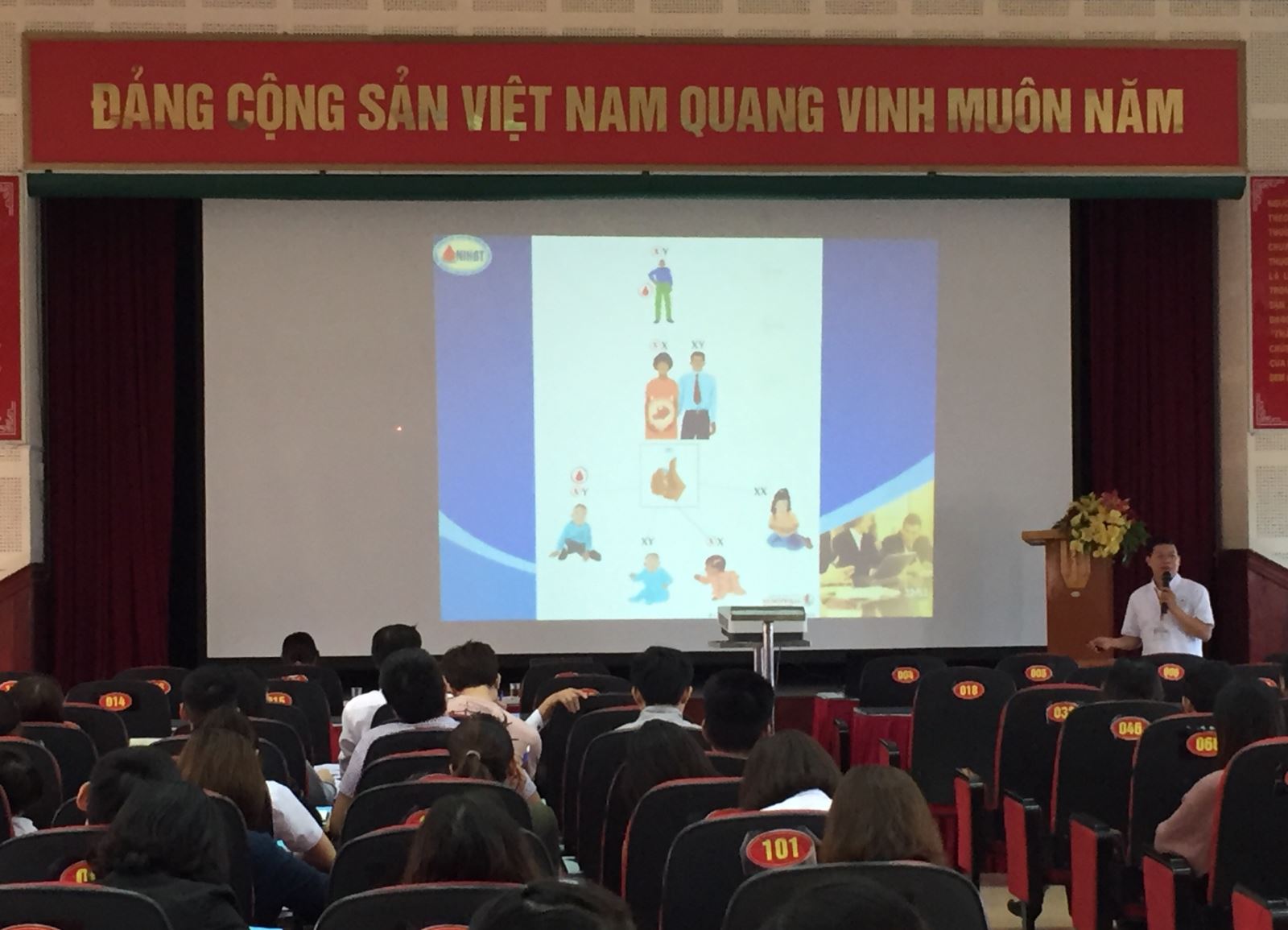 Thạc sĩ. Trần Văn Sơn trình bày tại lớp tập huấn